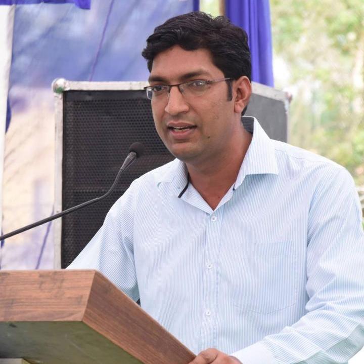 Dr. Naveen Goya